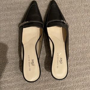AK Anne Klein iflex black slide
